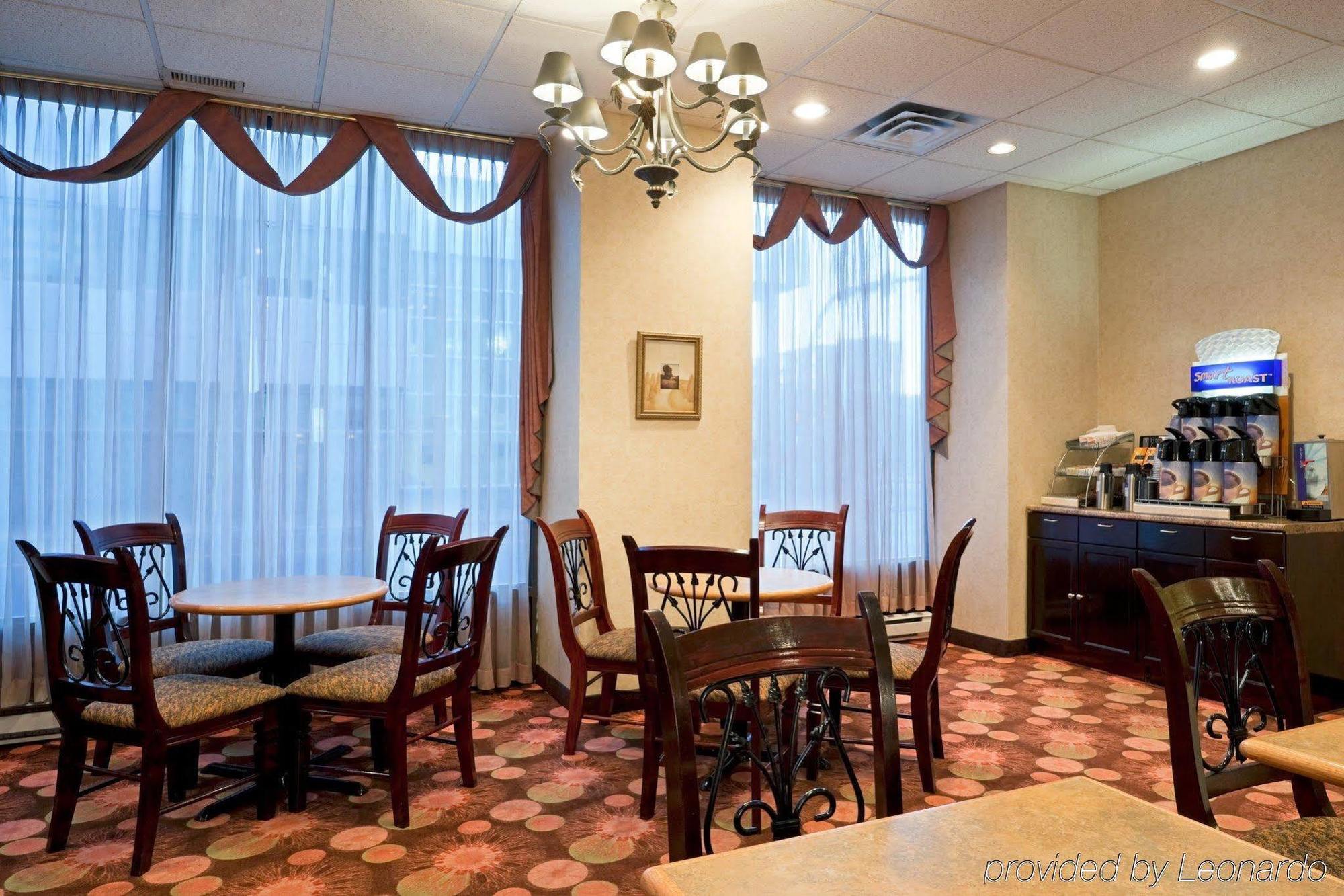 Quality Inn & Suites Regina Downtown Exterior foto